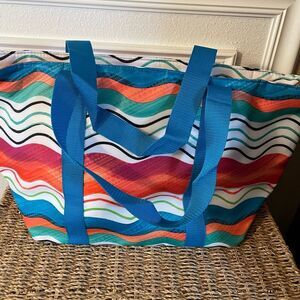 Chicos Summer Print Wavy Colorful Lines Insulated Beach Bag